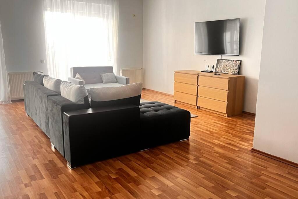 Otopeni Airport Apartment With Private Garden 外观 照片