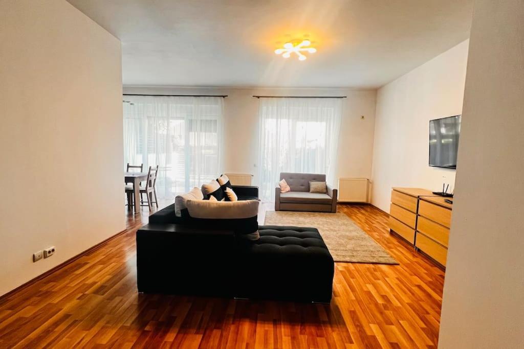 Otopeni Airport Apartment With Private Garden 外观 照片