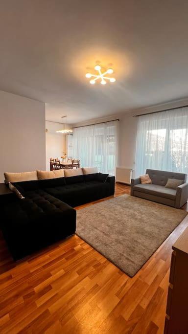 Otopeni Airport Apartment With Private Garden 外观 照片