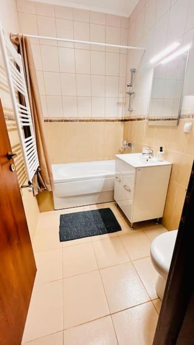 Otopeni Airport Apartment With Private Garden 外观 照片