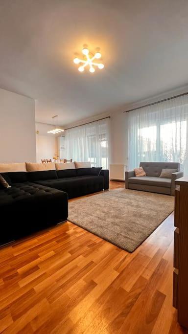 Otopeni Airport Apartment With Private Garden 外观 照片