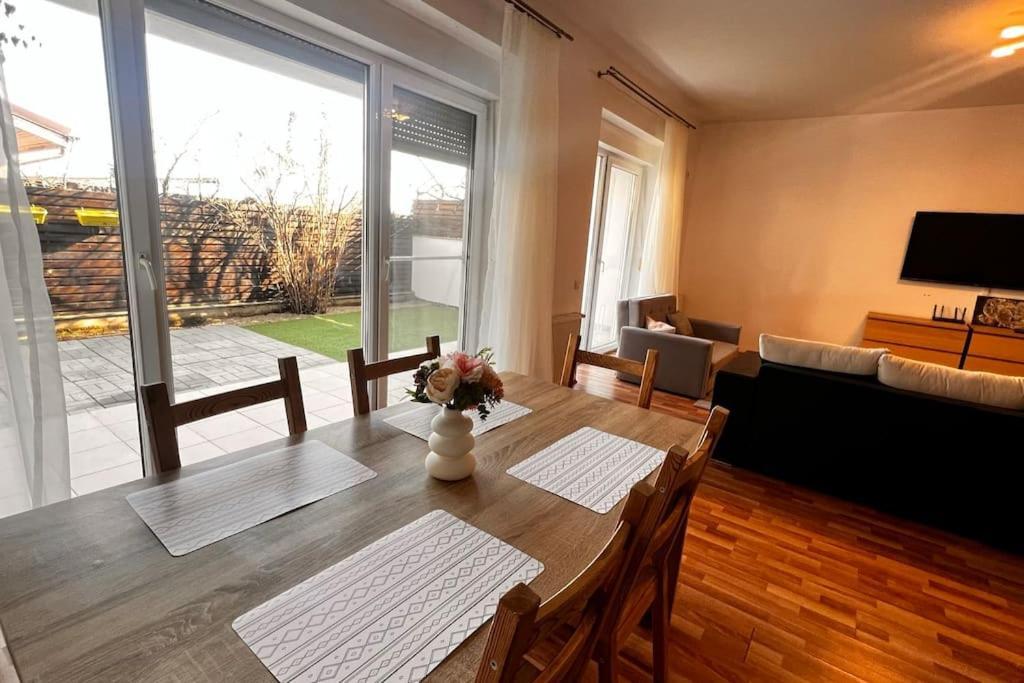 Otopeni Airport Apartment With Private Garden 外观 照片