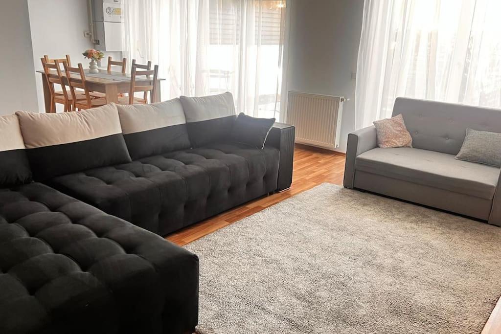 Otopeni Airport Apartment With Private Garden 外观 照片