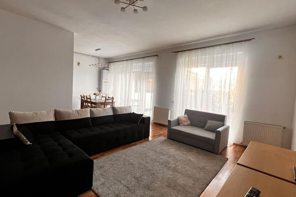 Otopeni Airport Apartment With Private Garden 外观 照片