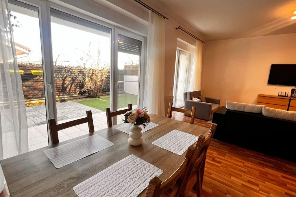 Otopeni Airport Apartment With Private Garden 外观 照片